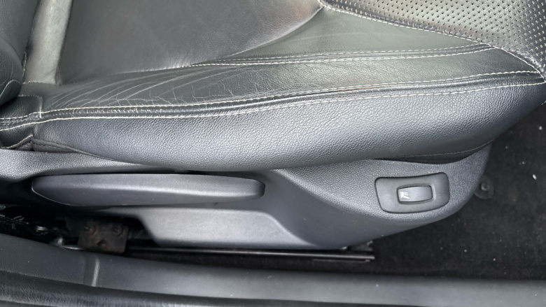 Renault Clio 1.5 dCi 90 Iconic 25 Nav 5dr Diesel Hatchback